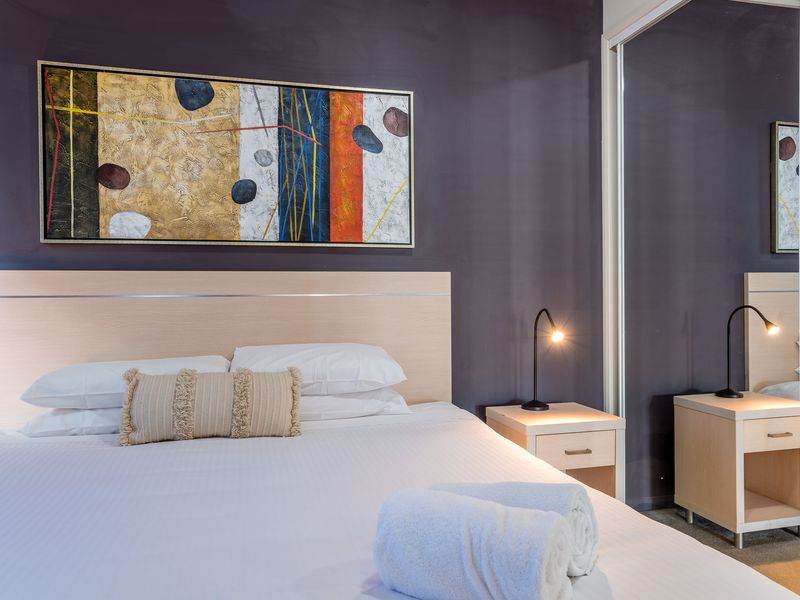 Main bedroom - King size bed with fresh towels provided