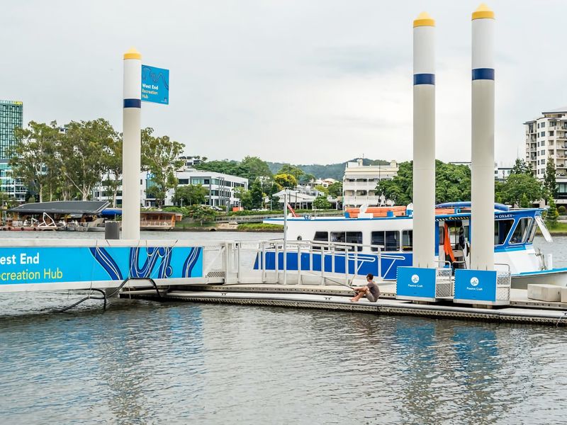 The River Access Network provides hop-on, hop-off sites for city-sights tours tinnies, stand-up paddle boards, jet skis, and canoes.