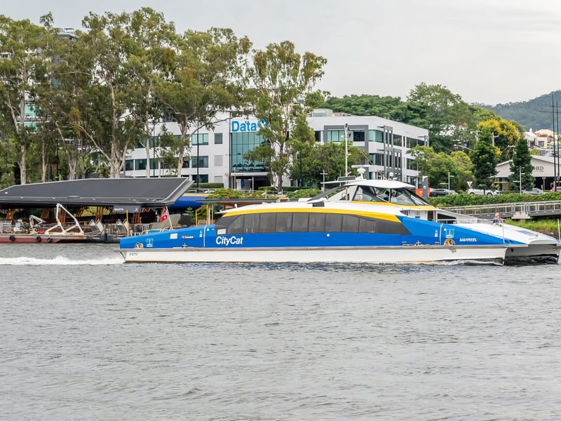 The River Access Network provides hop-on, hop-off sites for city-sights tours tinnies, stand-up paddle boards, jet skis, and canoes.