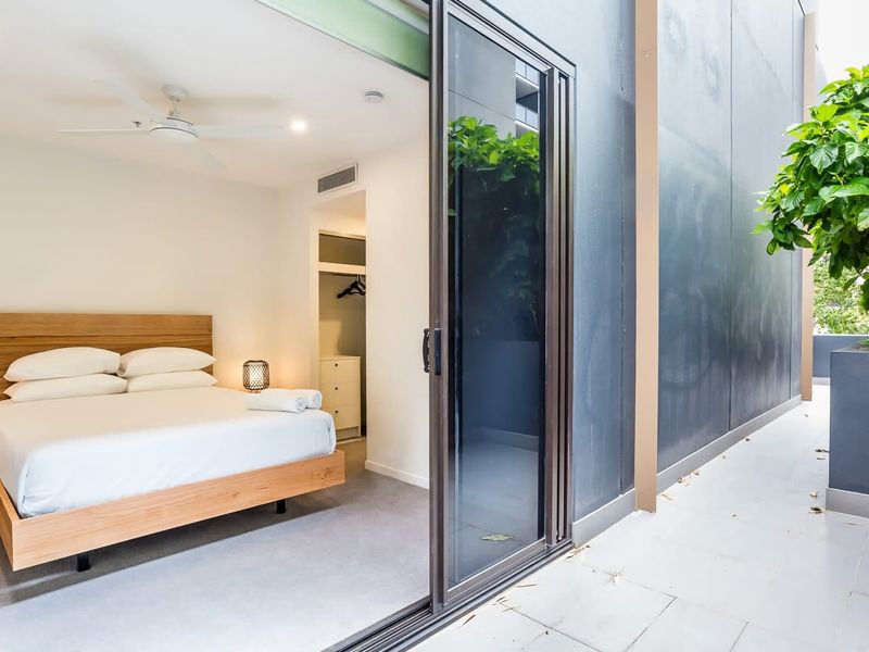 Private access to the balcony