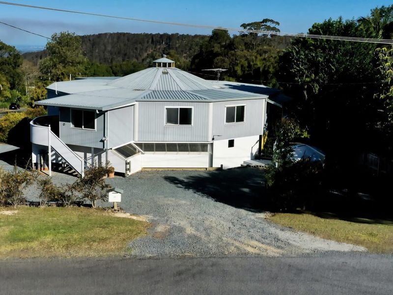 Tri-Living with Coastal Views Tamborine Mountain