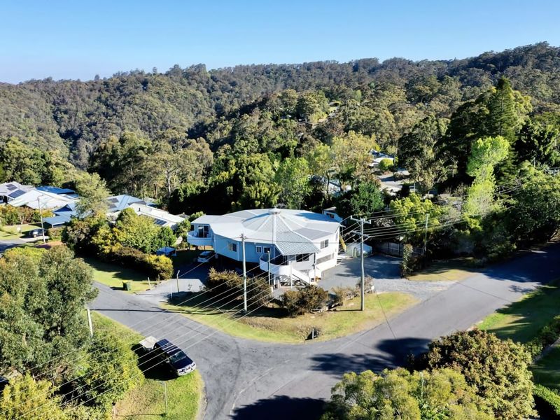 From stunning vistas to unique shopping experiences, Tamborine Mountain offers a captivating blend of natural wonders and cultural delights that will leave you enchanted.