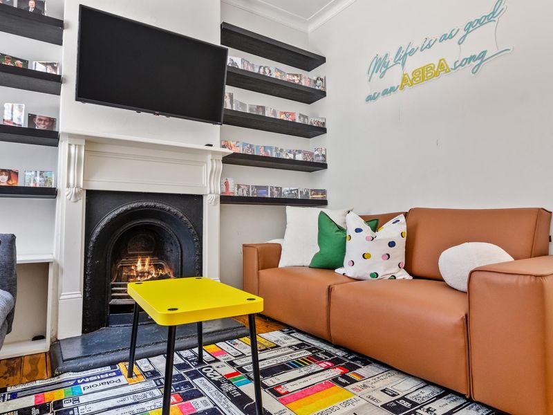 Living room equipped with fireplace