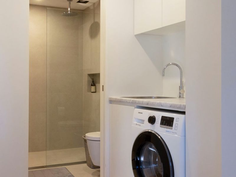 2BDR Brand New Apt Moments from RNSH St Leonards