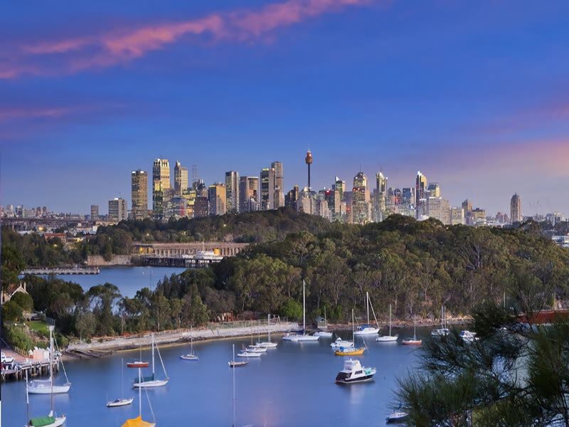 2BDR Brand New Apt Moments from RNSH St Leonards