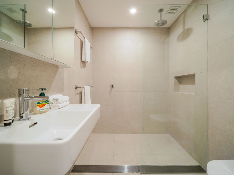 Greenwich Treasure – Moments from RNSH St Leonards