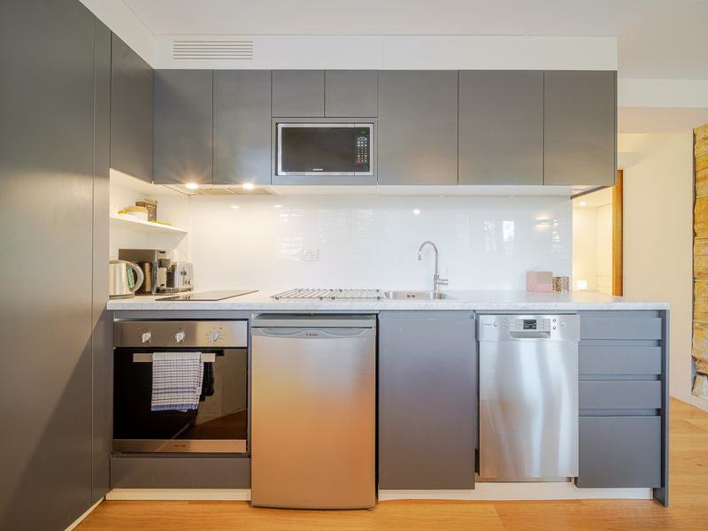 Greenwich Treasure – Moments from RNSH St Leonards