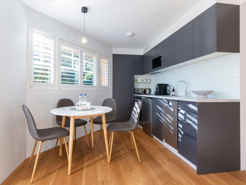 2BDR Brand New Apt Moments from RNSH St Leonards