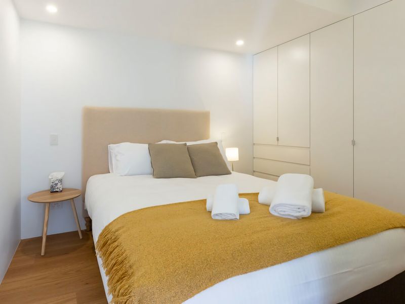 2BDR Brand New Apt Moments from RNSH St Leonards