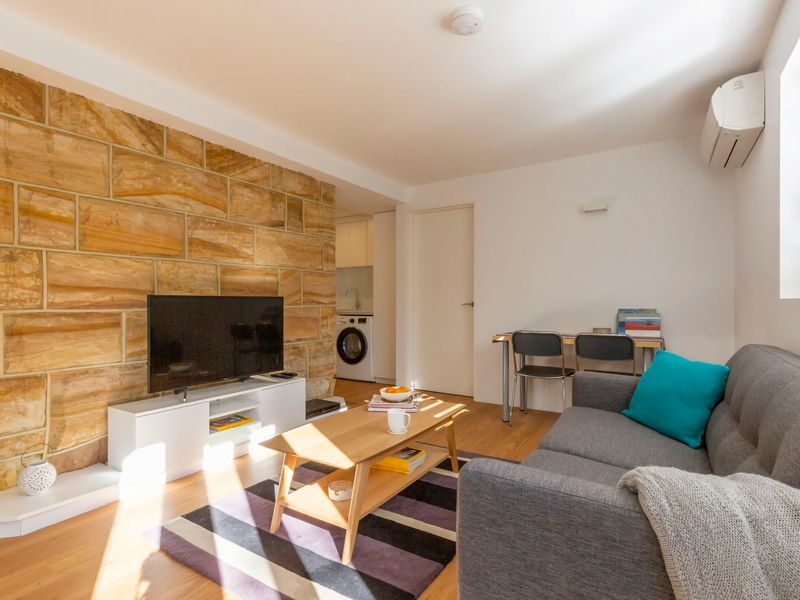 2BDR Brand New Apt Moments from RNSH St Leonards