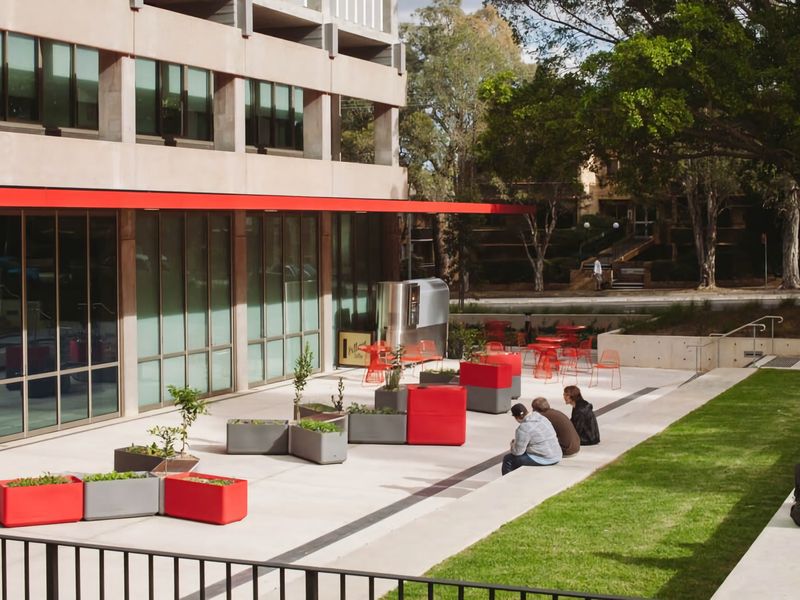 2BDR Brand New Apt Moments from RNSH St Leonards