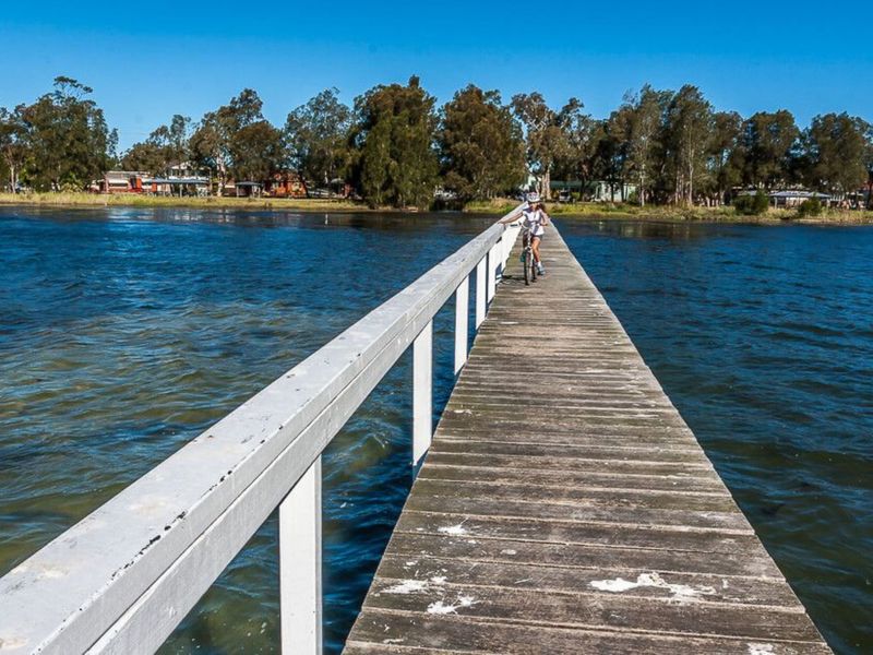 Tuggerah Lake - Just steps away