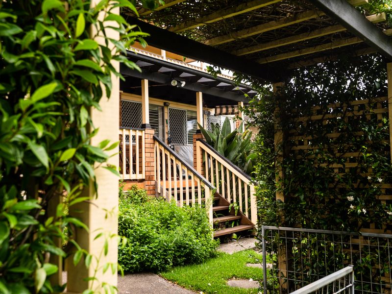 Pool and Spa on the Lakefront – Main House