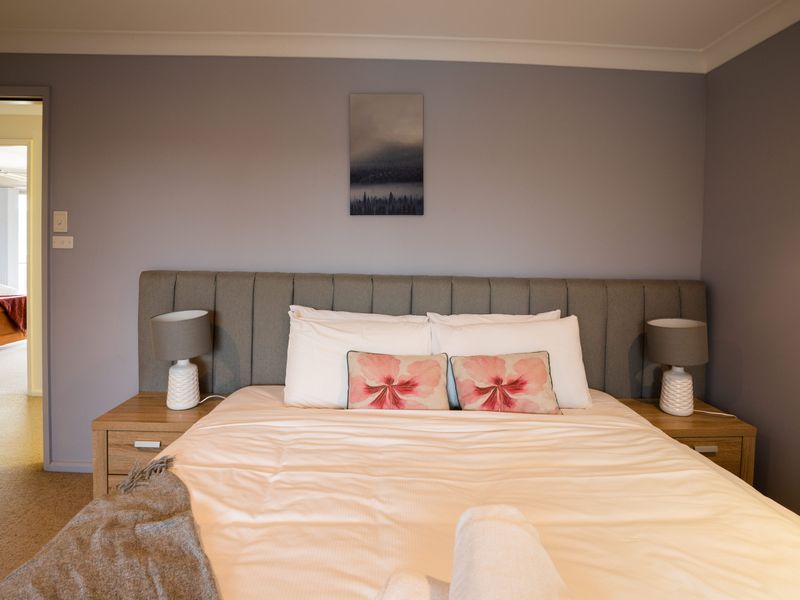 Pool and Spa on the Lakefront – Main House