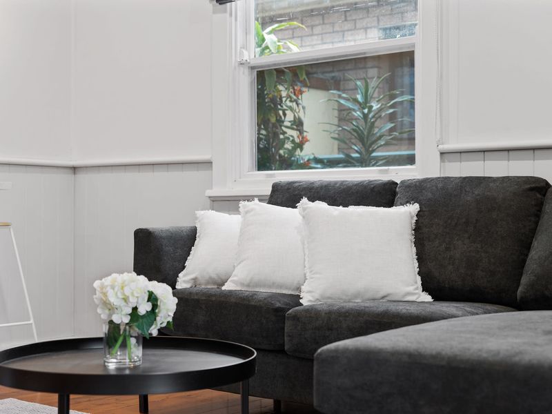 Charming Cottage by the Water Pet Friendly WoyWoy