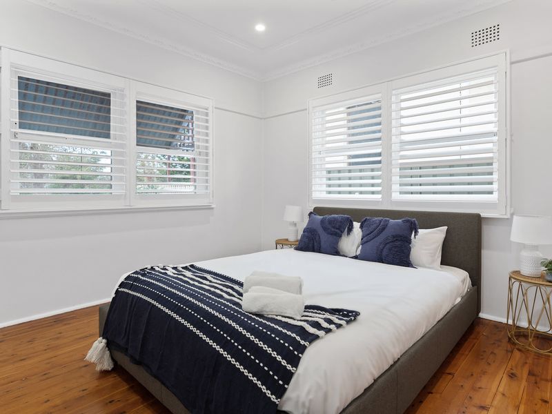 Charming Cottage by the Water Pet Friendly WoyWoy