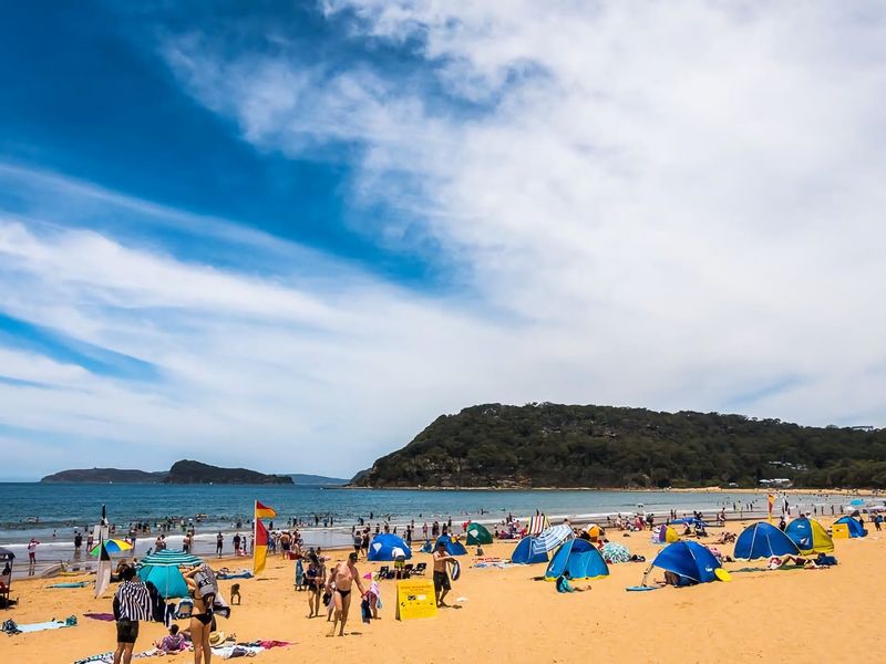 Charming Cottage by the Water Pet Friendly WoyWoy