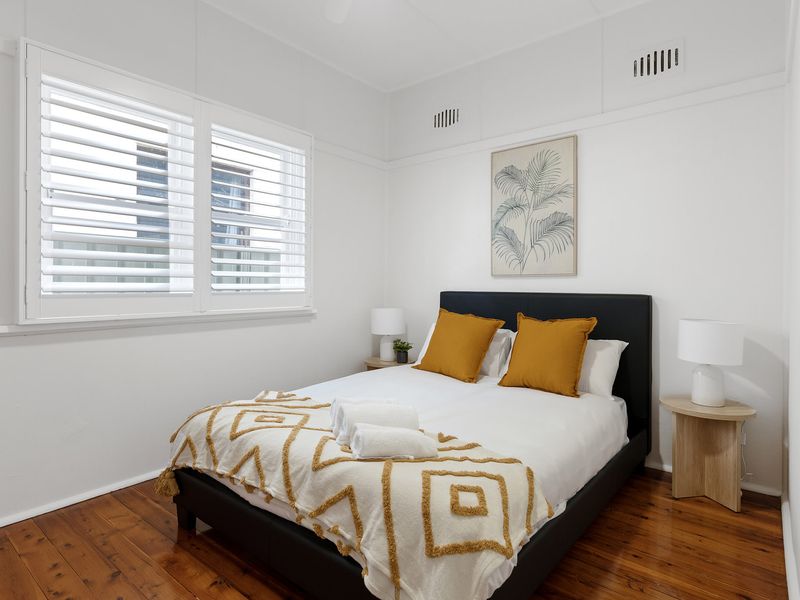 Charming Cottage by the Water Pet Friendly WoyWoy