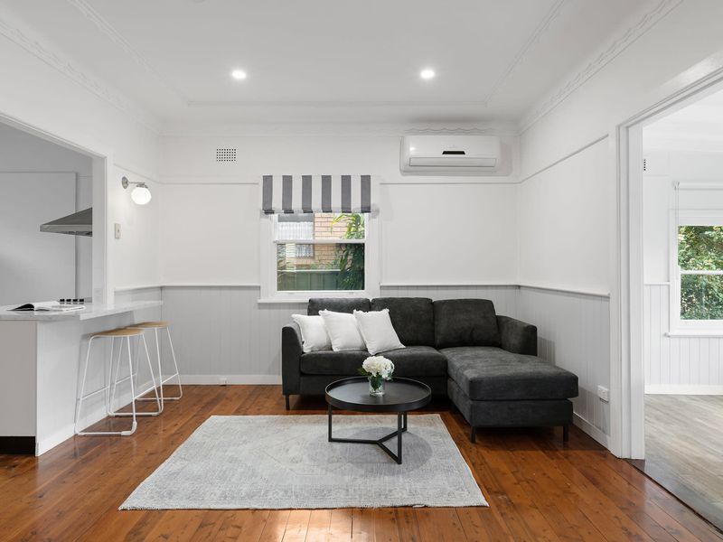 Charming Cottage by the Water Pet Friendly WoyWoy