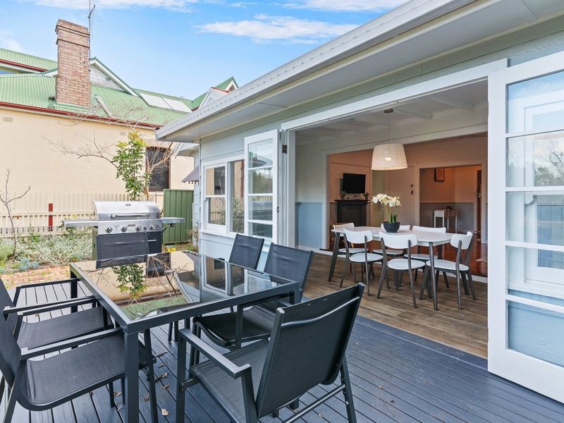 Charming Cottage by the Water Pet Friendly WoyWoy