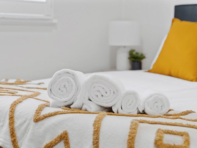 Charming Cottage by the Water Pet Friendly WoyWoy