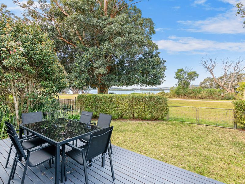 Charming Cottage by the Water Pet Friendly WoyWoy