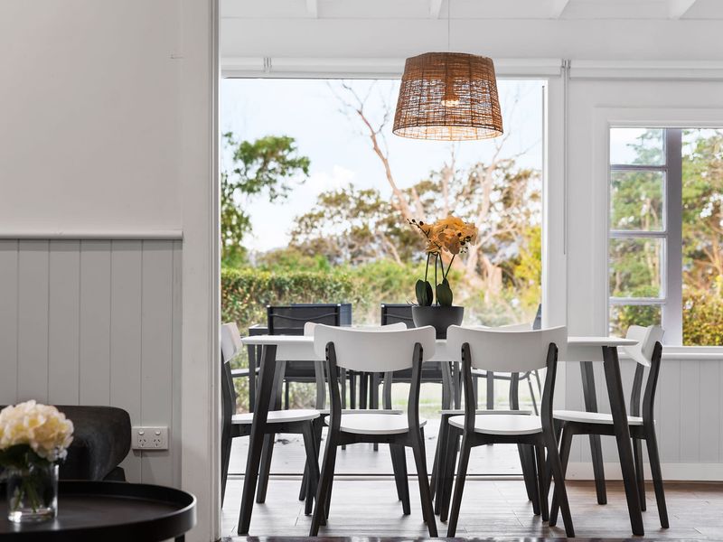 Charming Cottage by the Water Pet Friendly WoyWoy