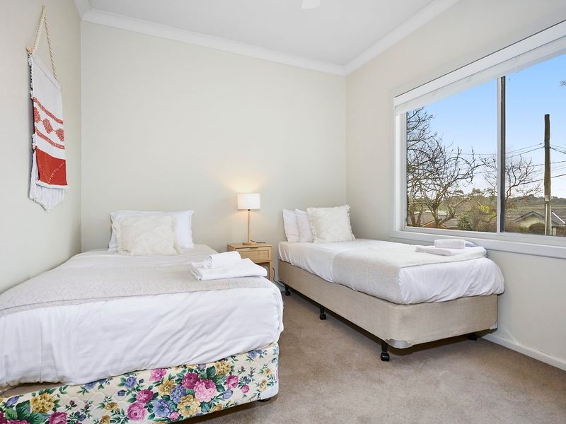 Bedroom 3: Perfect for friends or kids
