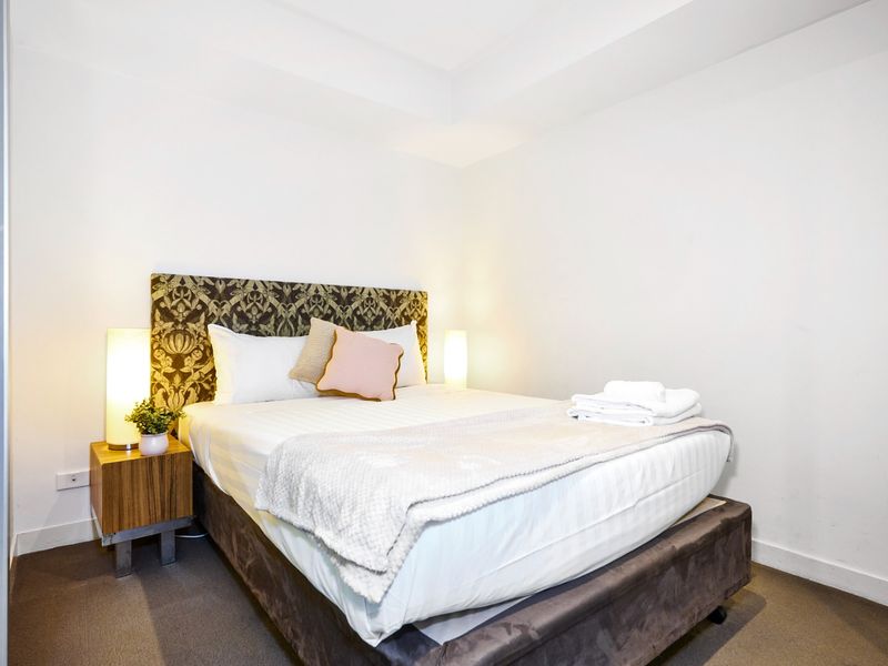 Cozy 1-Bed Apartment on St Kilda Road