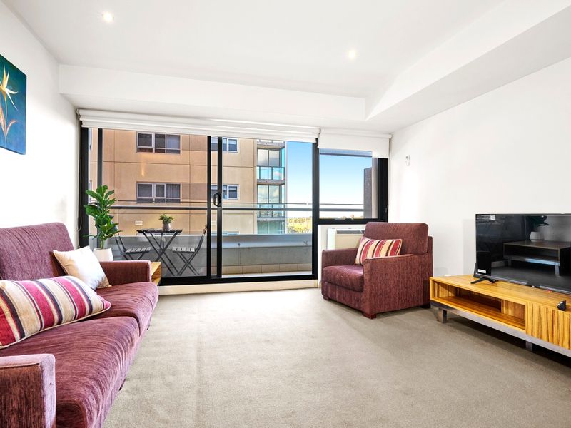 Cozy 1-Bed Apartment on St Kilda Road