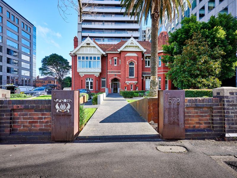 Cozy 1-Bed Apartment on St Kilda Road