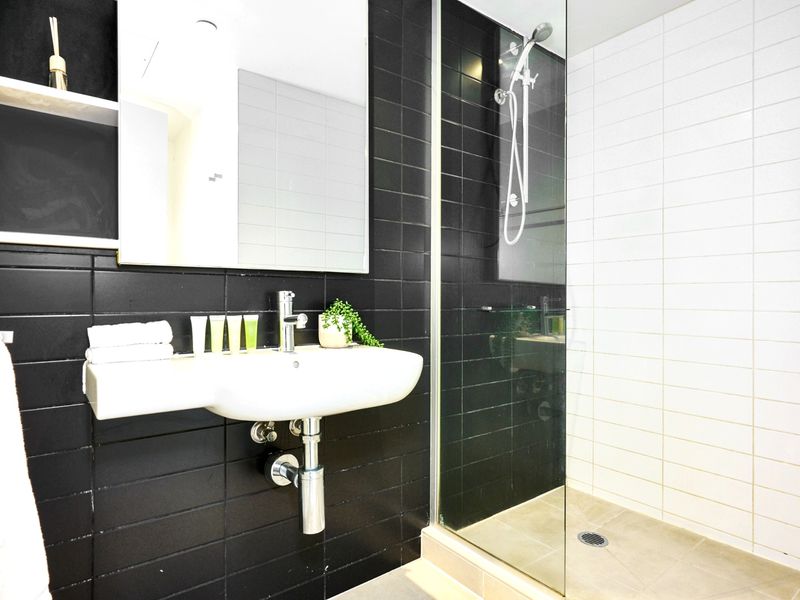 Cozy 1-Bed Apartment on St Kilda Road