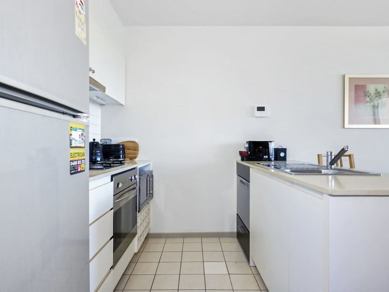 Fully-equipped kitchen