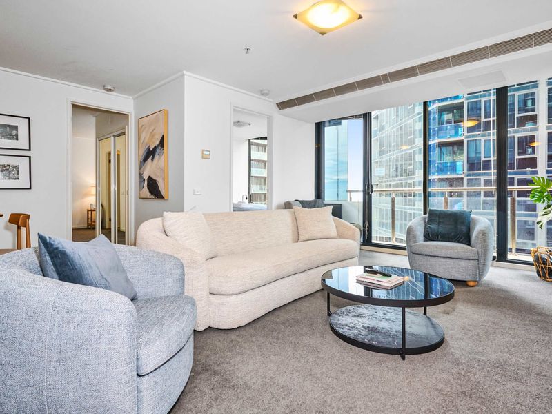 Light and airy living