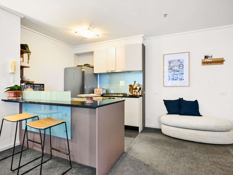 Well-equipped kitchen