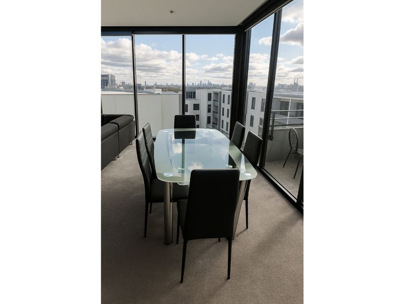 Portside Bliss Your Urban Escape in Melbourne