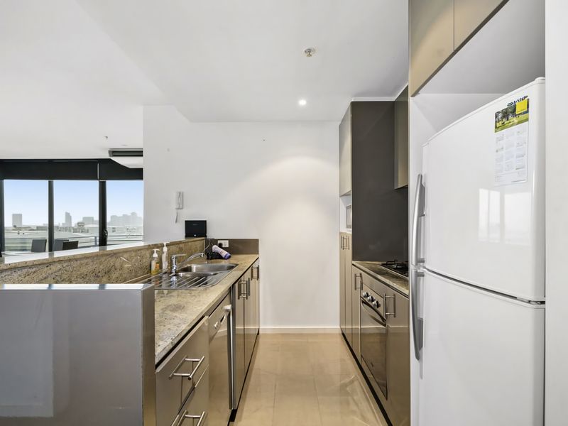 Well-equipped kitchen