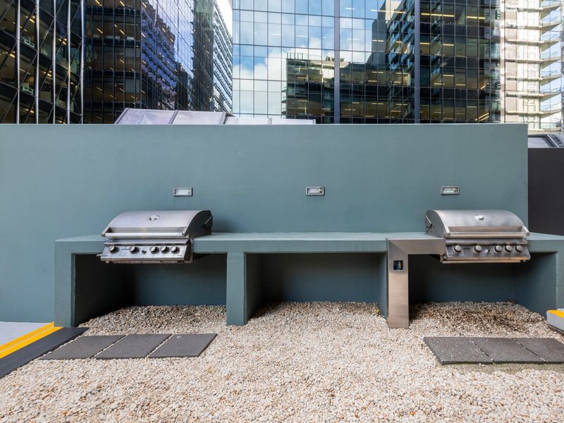 Modern 1-Bedroom Apartment in Docklands Delight