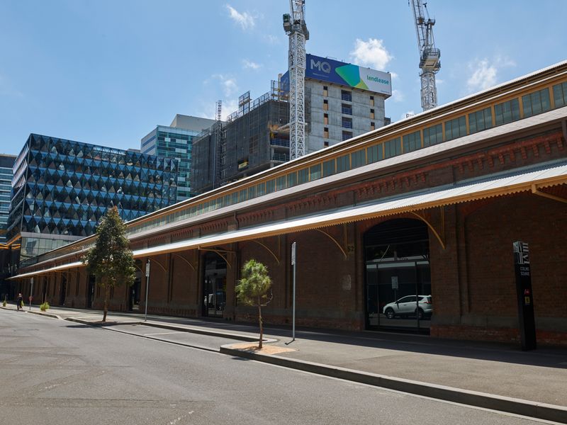 Modern 1-Bedroom Apartment in Docklands Delight