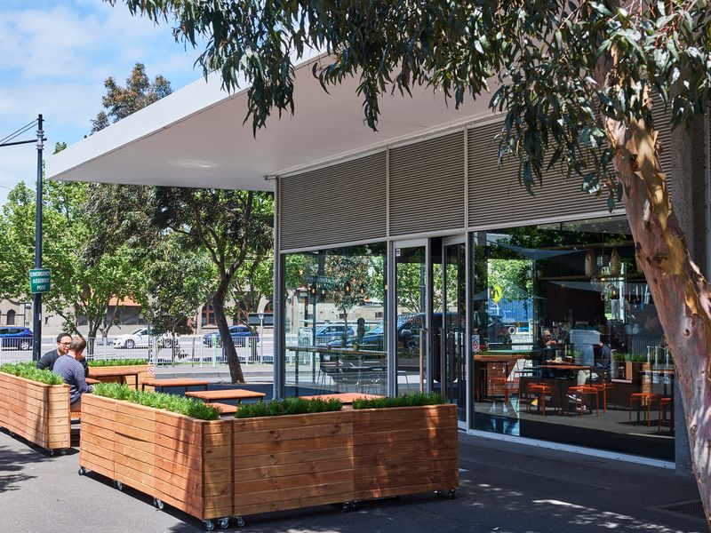 Close to cafes and restaurants