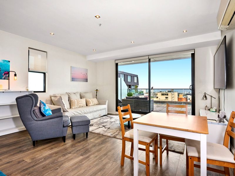 2BR Apartment with Ocean Views + Parking