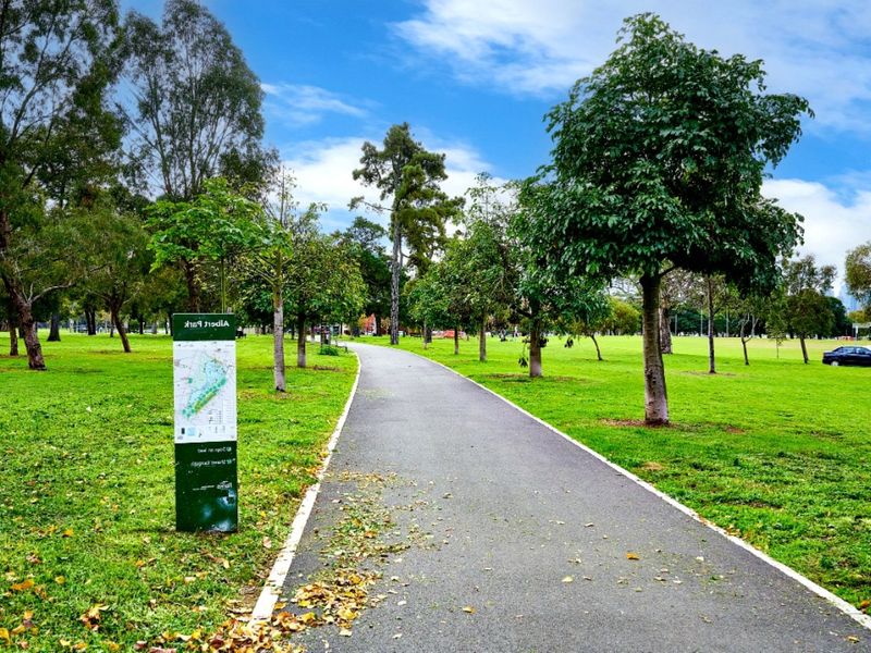 2BR Apartment with Ocean Views + Parking