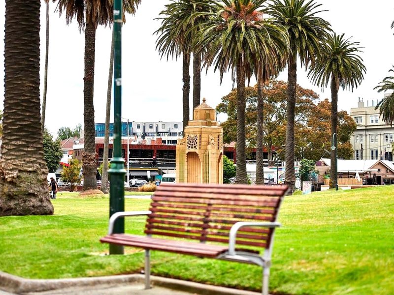 2BR Apartment with Ocean Views + Parking