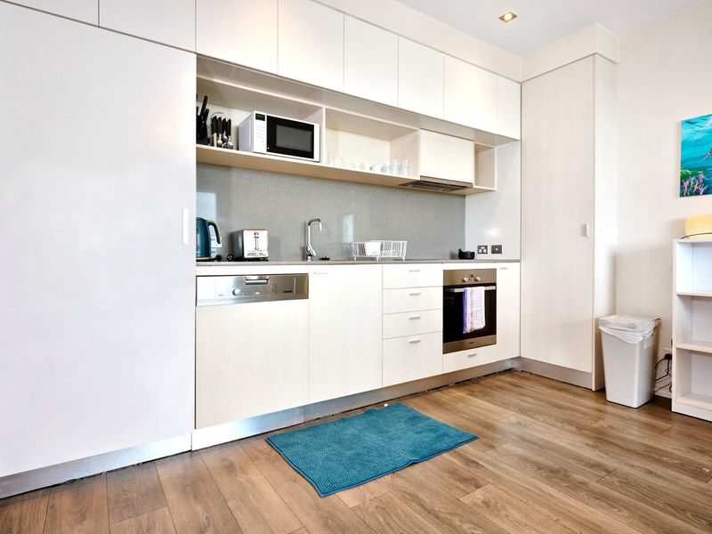 2BR Apartment with Ocean Views + Parking