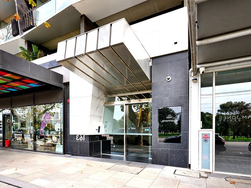 2BR Apartment with Ocean Views + Parking