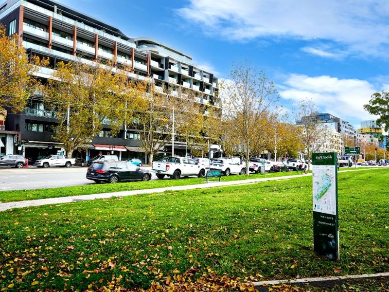 2BR Apartment with Ocean Views + Parking