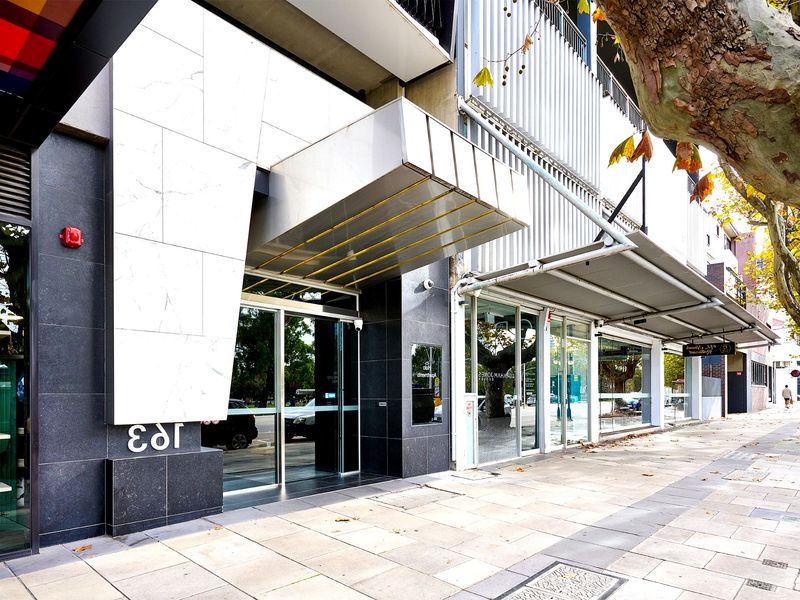 2BR Apartment with Ocean Views + Parking