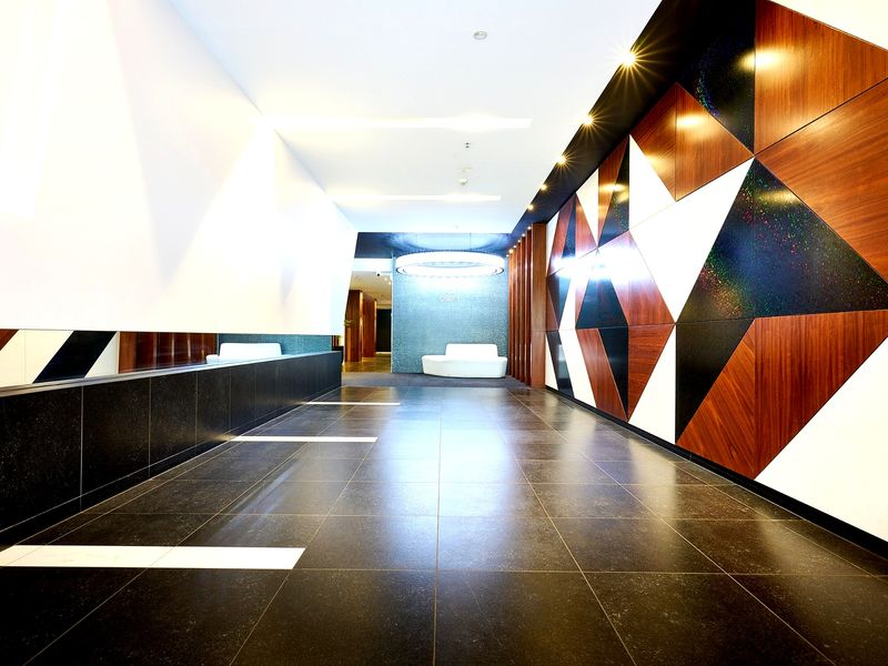 2BR Apartment with Ocean Views + Parking