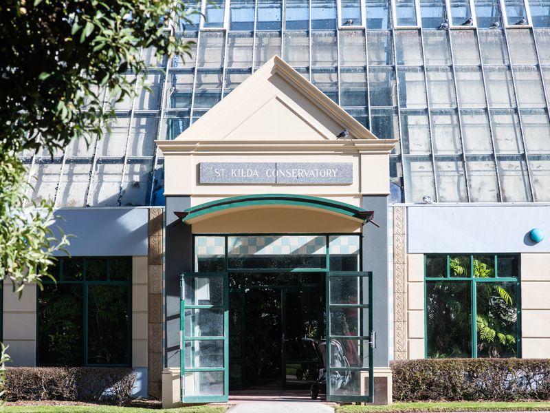 Charming 3-Bedroom Retreat by St Kilda Gardens