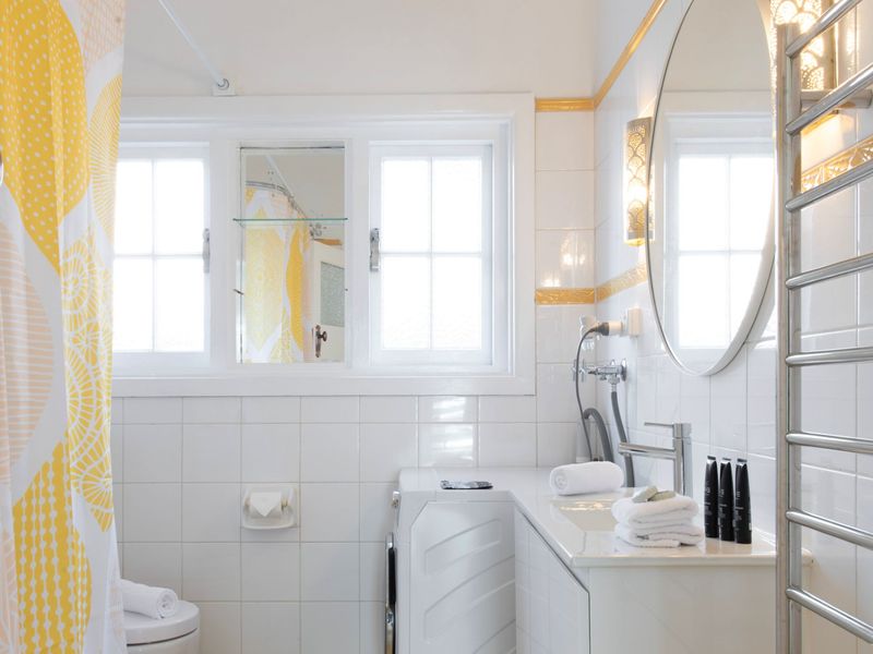 Charming 3-Bedroom Retreat by St Kilda Gardens